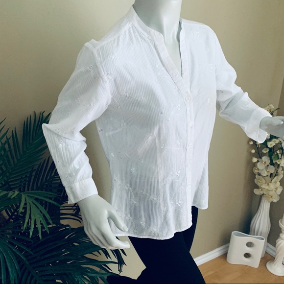 2/$20 Denver Hayes White Embroider Sequin Top - Picture 1 of 8